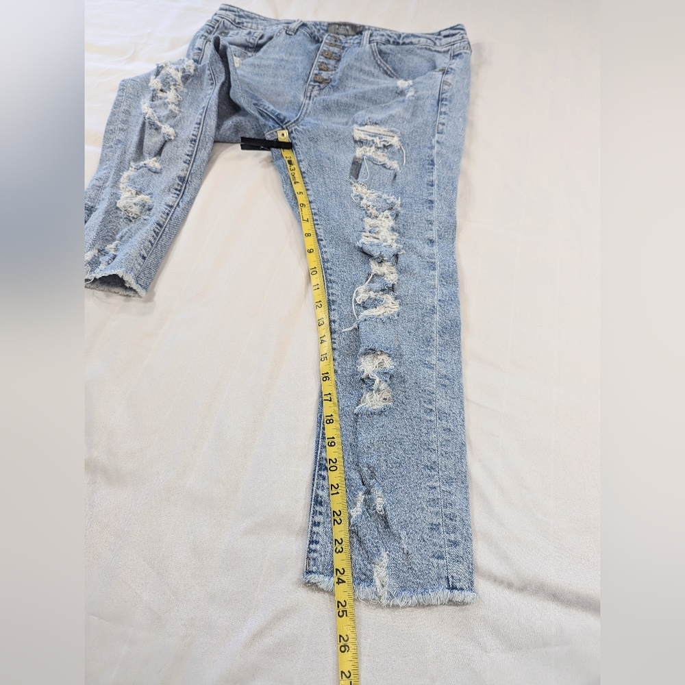 Torrid Ultra Distressed Jeans (12 Short) - Picture 9 of 14